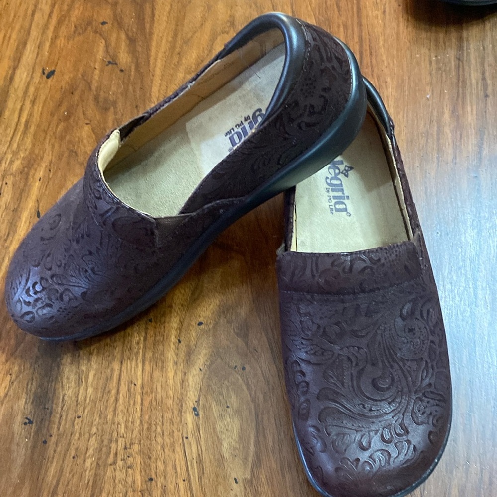 Alegria slip on shoes, like new, size 40(9-9.5)